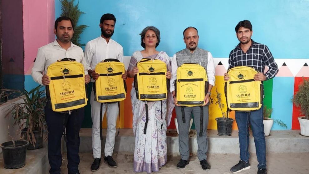 Fujifilm India extends "Aao Padhai Karein" CSR campaign; provides 500 'YeloGreen Bags' to students of Country Grammar School in Nuh, Haryana