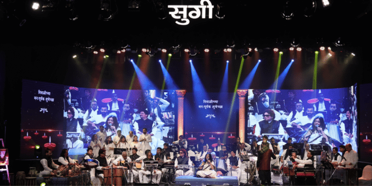 Audience gathered before sunrise at Ravindra Natya Mandir for Sugee Group’s Diwali Pahaat 2025