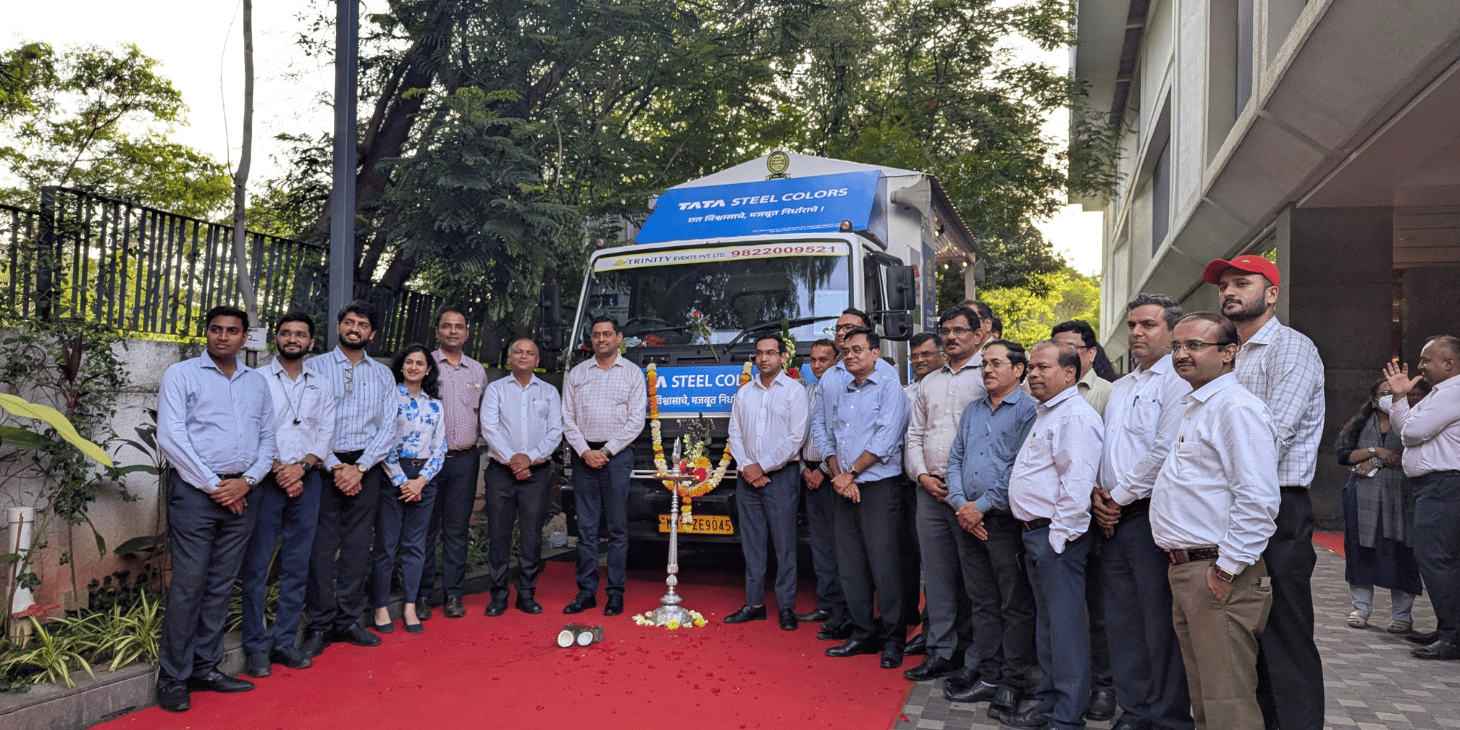 Community outreach along the Pandharpur Wari brings Tata Steel Colors closer to devotees across Maharashtra